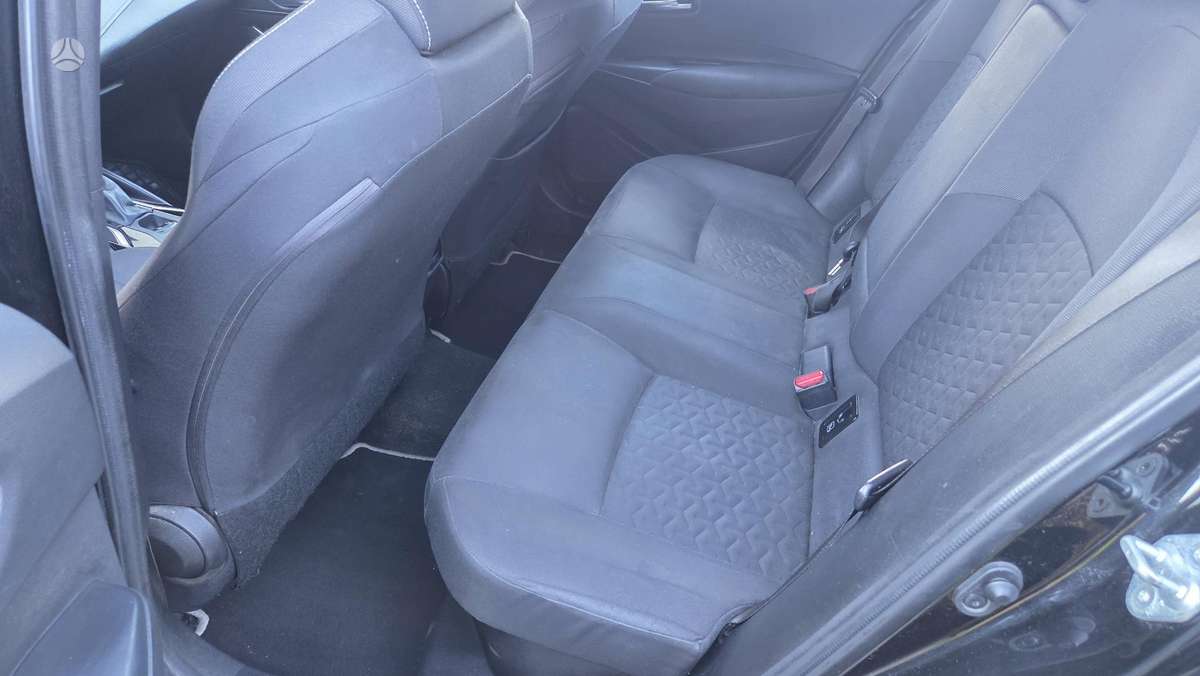 Toyota Corolla - 12