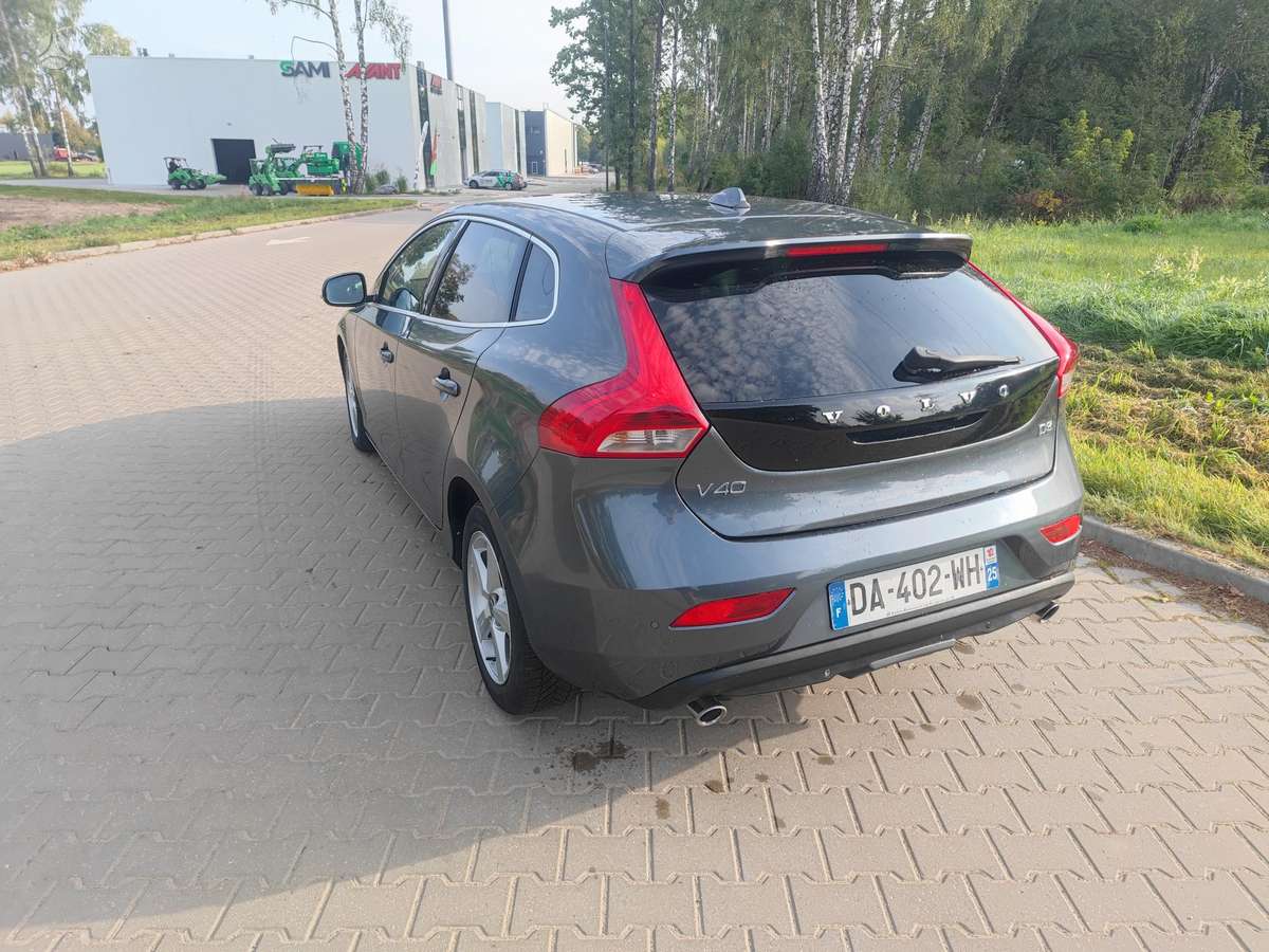 Volvo V40, 2.0 l., hatchback
