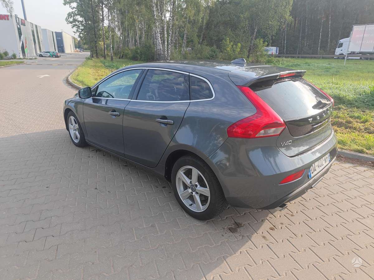 Volvo V40, 2.0 l., Хэтчбек