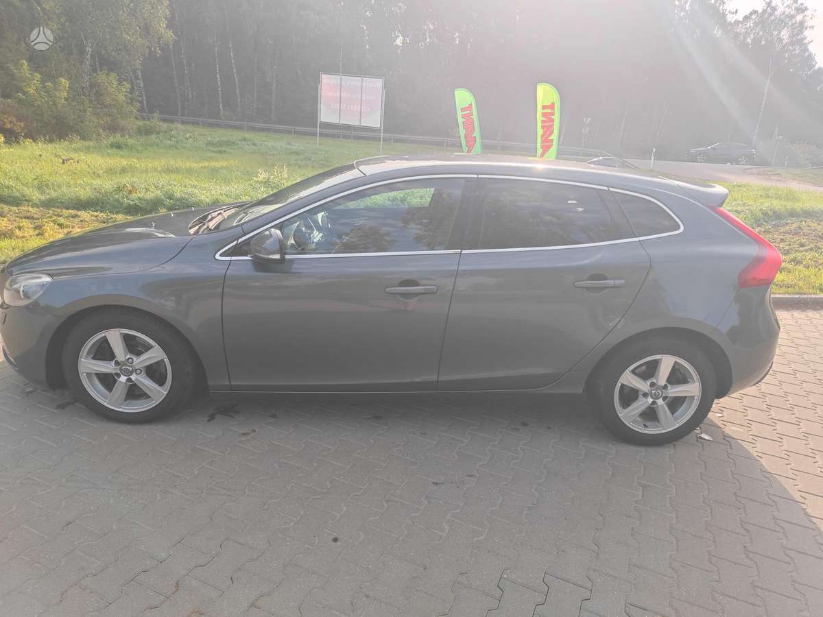 Volvo V40, 2.0 l., hatchback