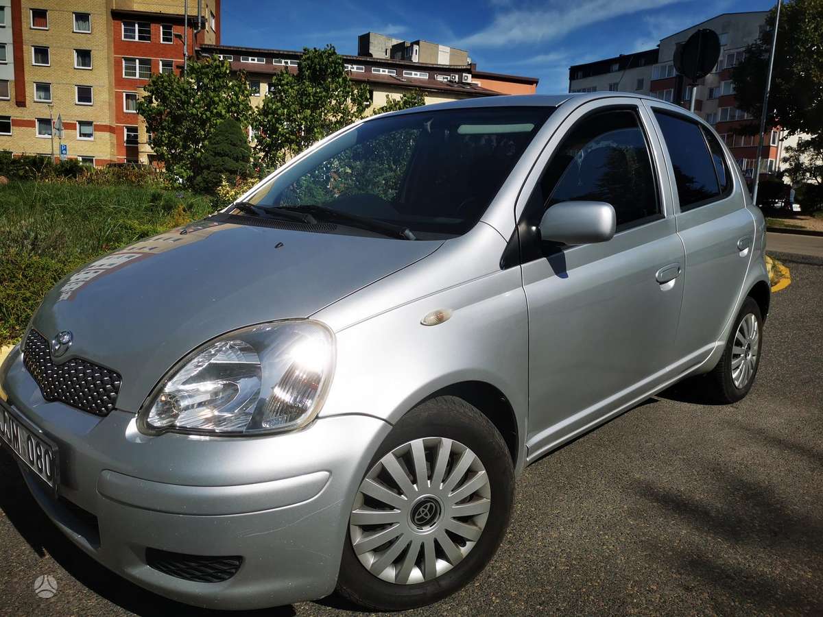 Toyota Yaris - 1