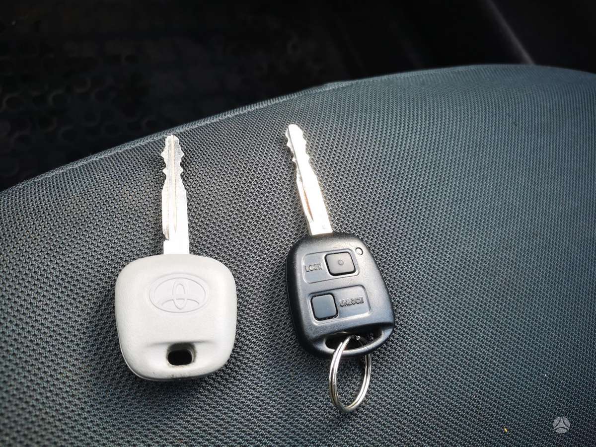 Toyota Yaris, 1.3 l., hatchback