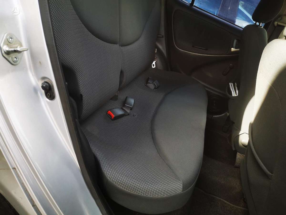 Toyota Yaris, 1.3 l., hatchback