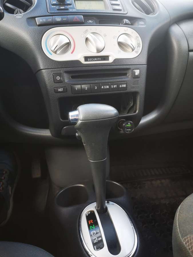 Toyota Yaris, 1.3 l., hatchback