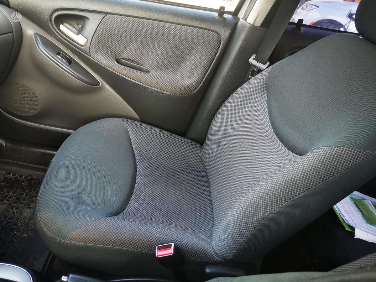 Toyota Yaris, 1.3 l., hatchback
