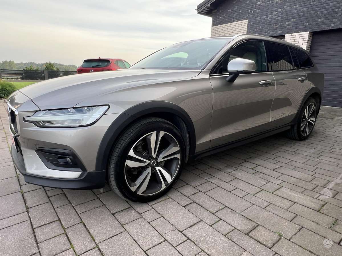 Volvo V60 Cross Country - 4