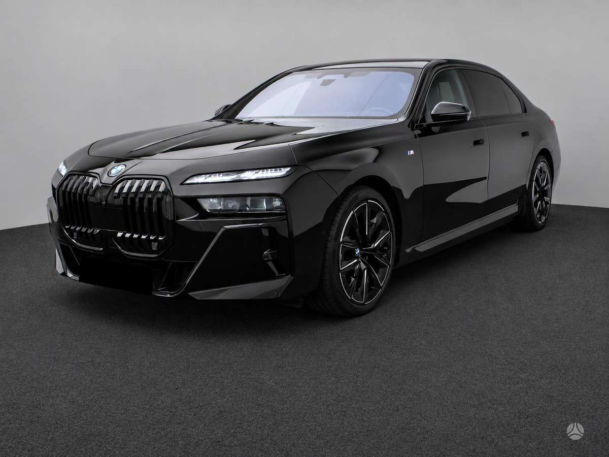 BMW i7, Седан