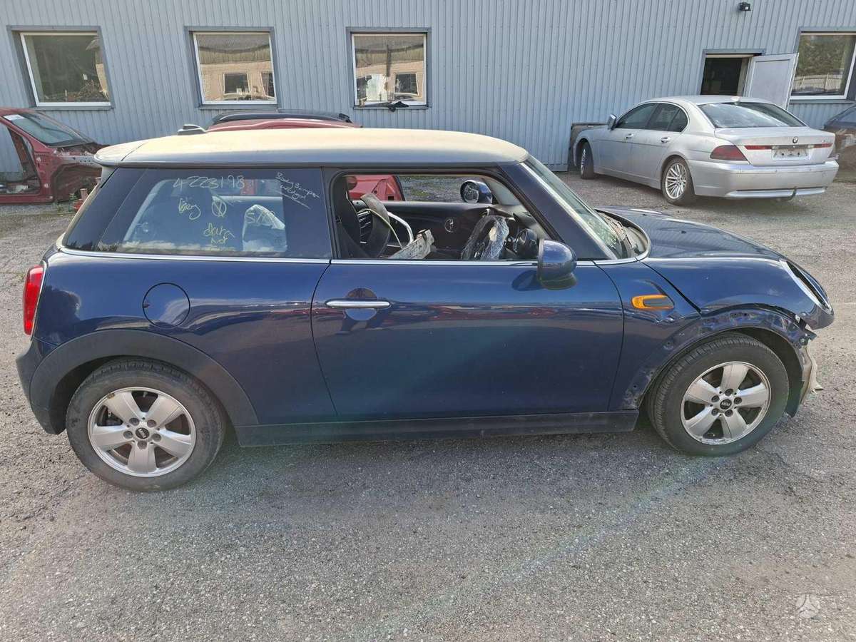 Mini Cooper dalimis. Engine code b38 b38a15a b38b15 color code b69 gear