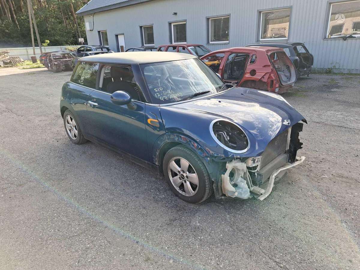 Mini Cooper dalimis. Engine code b38 b38a15a b38b15 color code b69 gear
