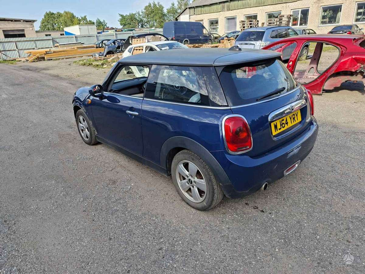 Mini Cooper dalimis. Engine code b38 b38a15a b38b15 color code b69 gear