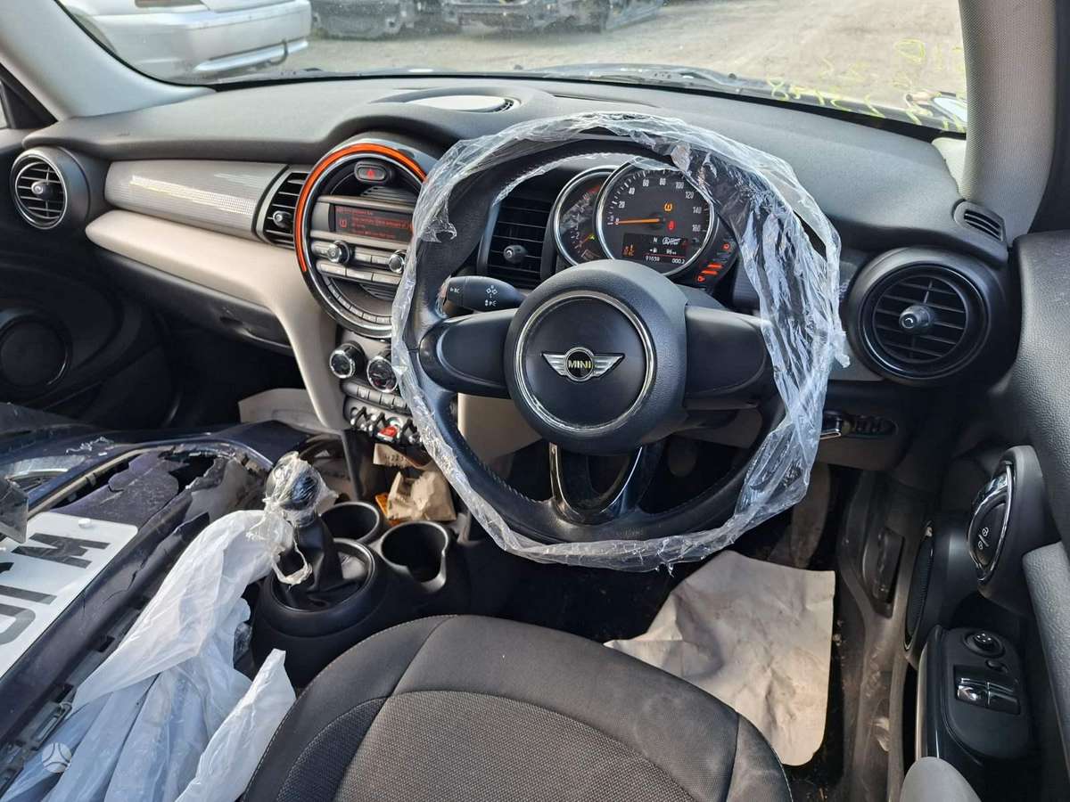 Mini Cooper for parts. Engine code b38 b38a15a b38b15 color code b69 ge