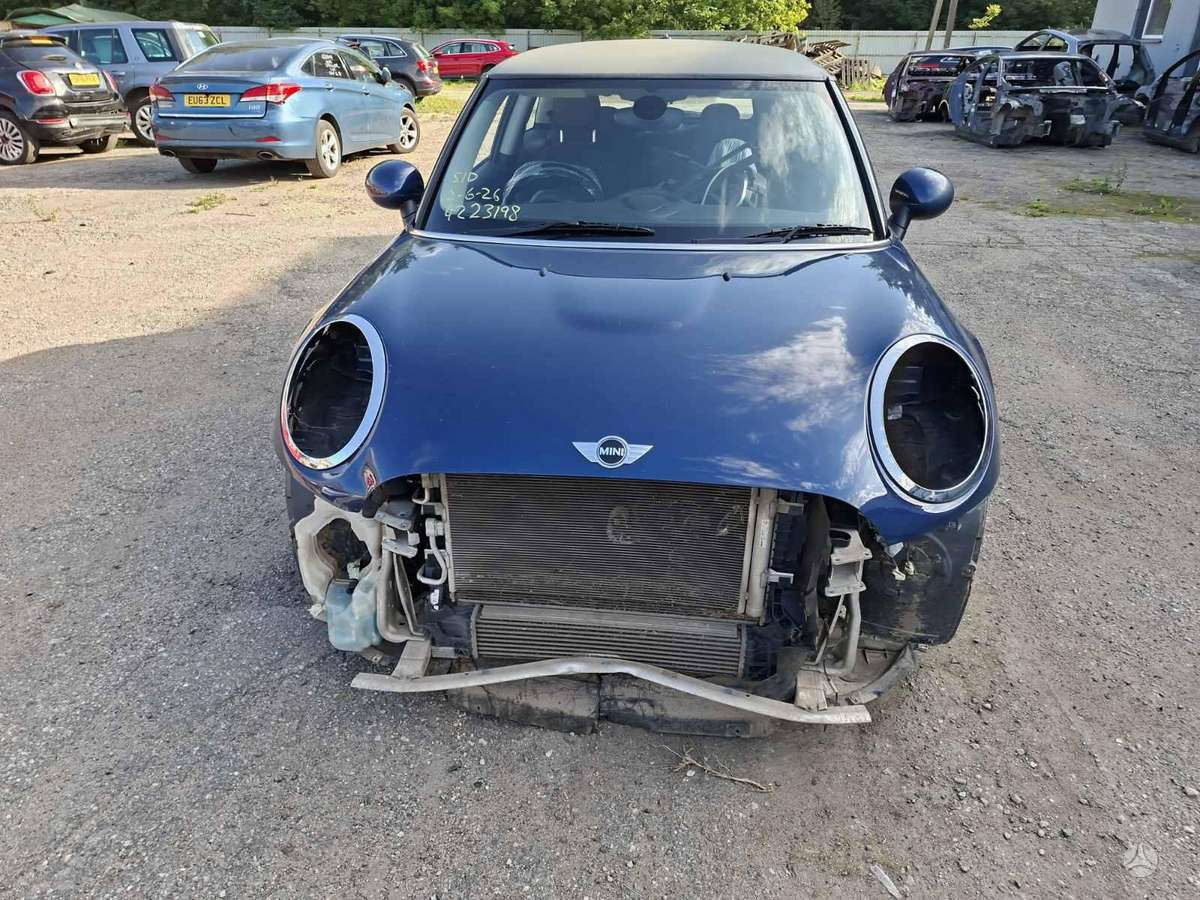 Mini Cooper for parts. Engine code b38 b38a15a b38b15 color code b69 ge