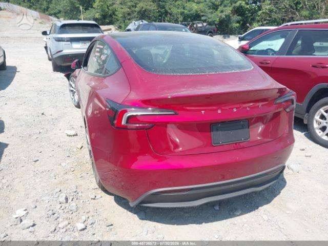 Tesla Model 3, Седан