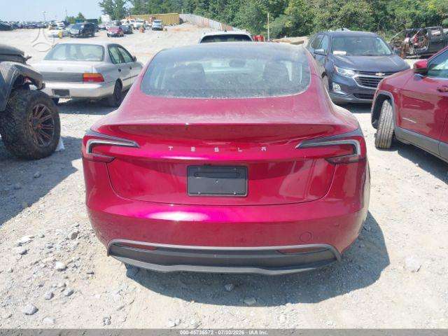 Tesla Model 3, Седан