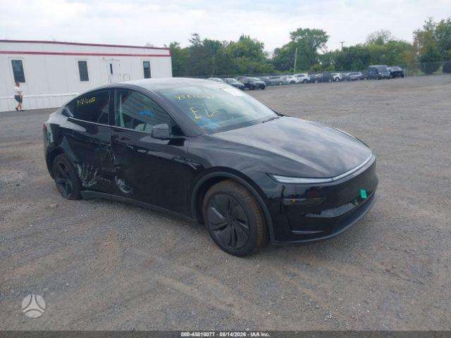 Tesla Model Y - 3