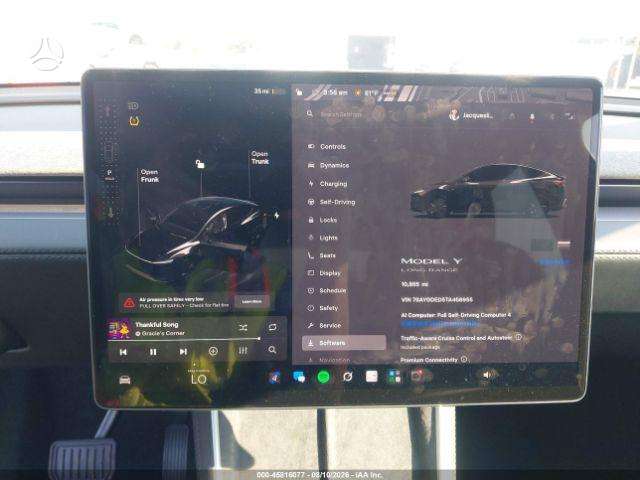 Tesla Model Y - 11