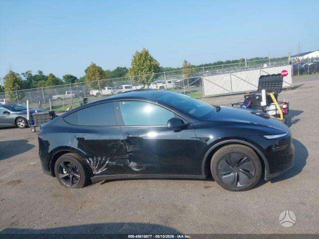 Tesla Model Y - 9