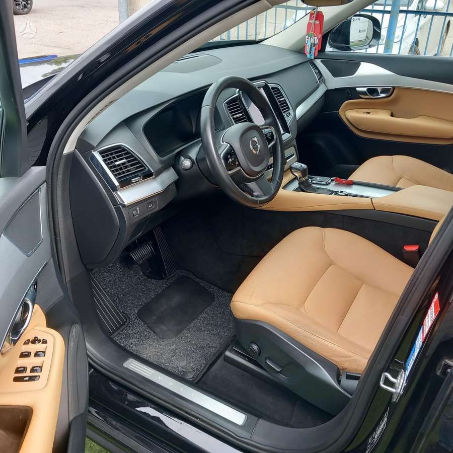 Volvo XC90 - 6