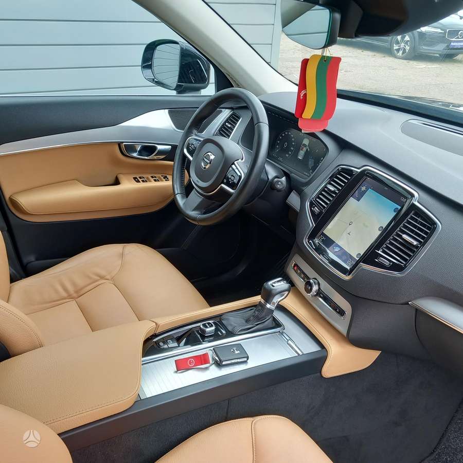 Volvo XC90 - 8