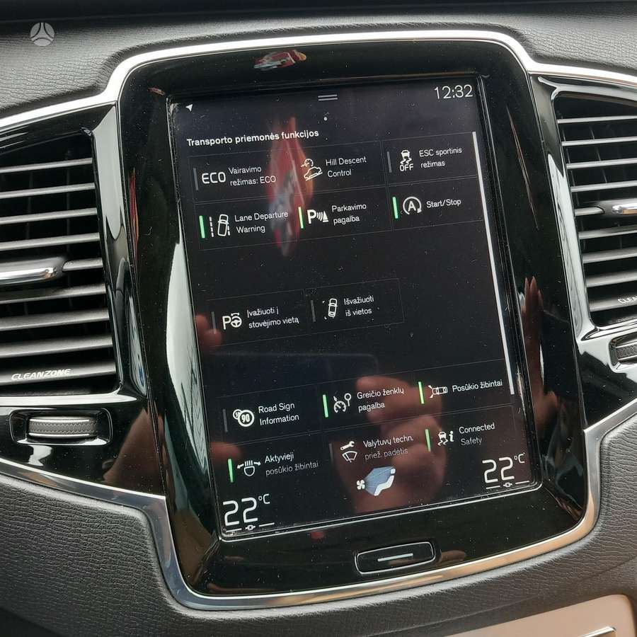 Volvo XC90 - 11
