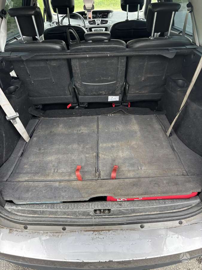 Renault Grand Scenic - 12