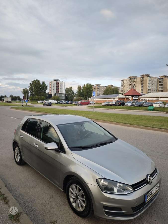 Volkswagen Golf - 6