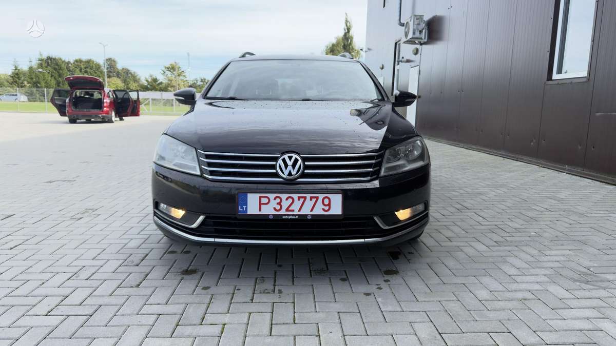 Volkswagen Passat - 1