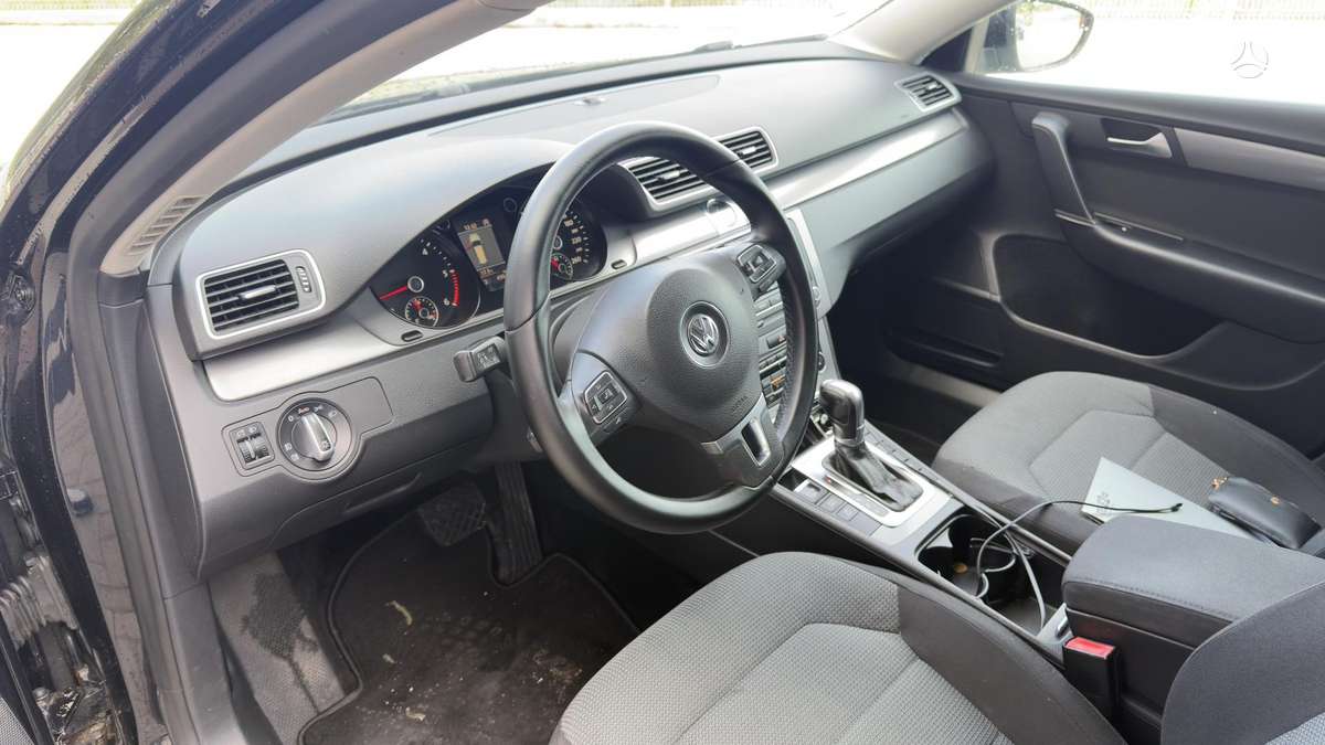 Volkswagen Passat - 8
