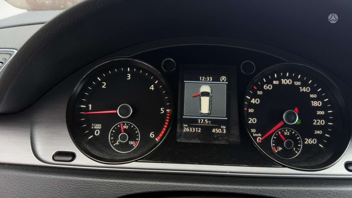 Volkswagen Passat - 10