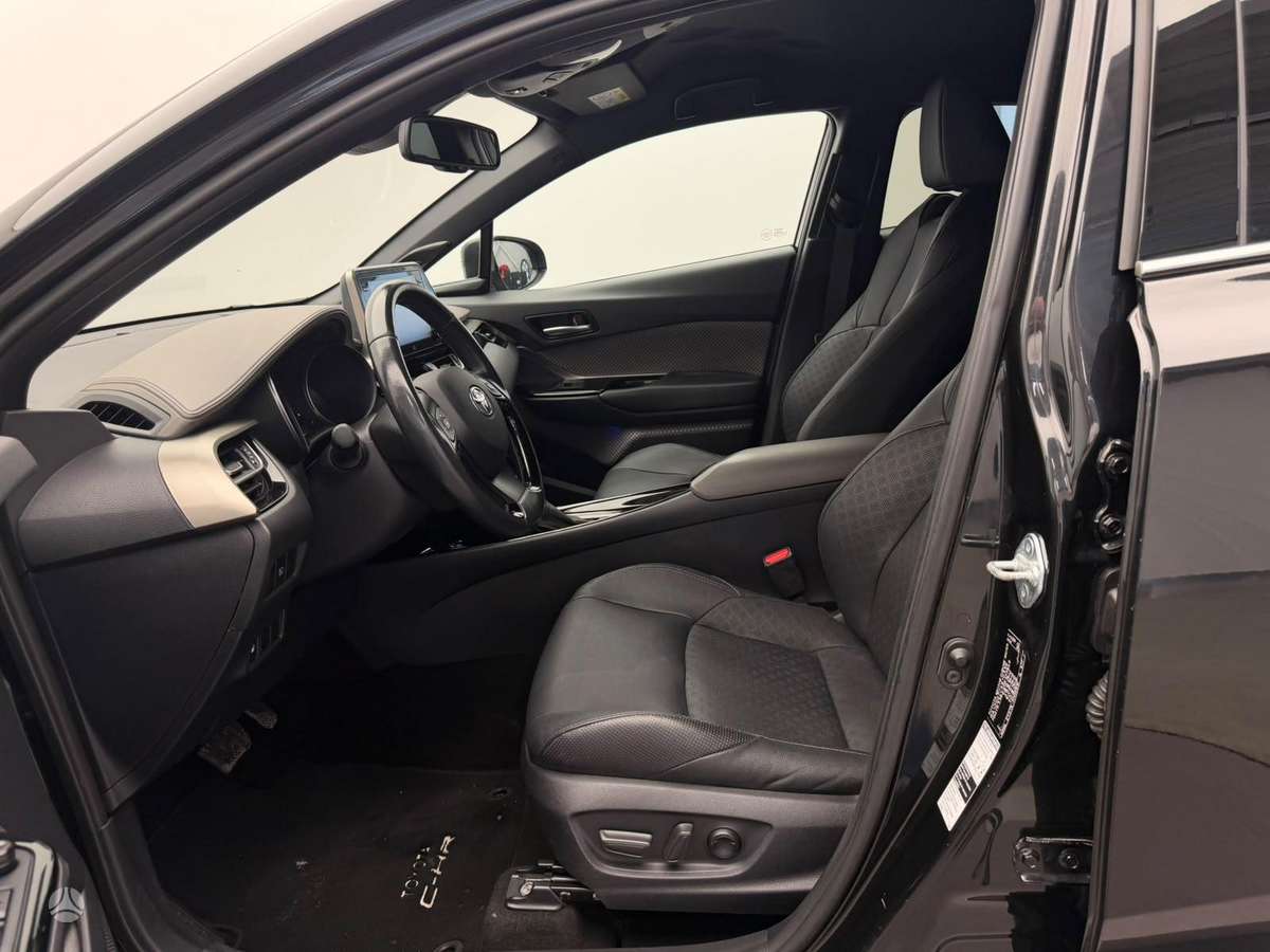 Toyota C-HR - 9