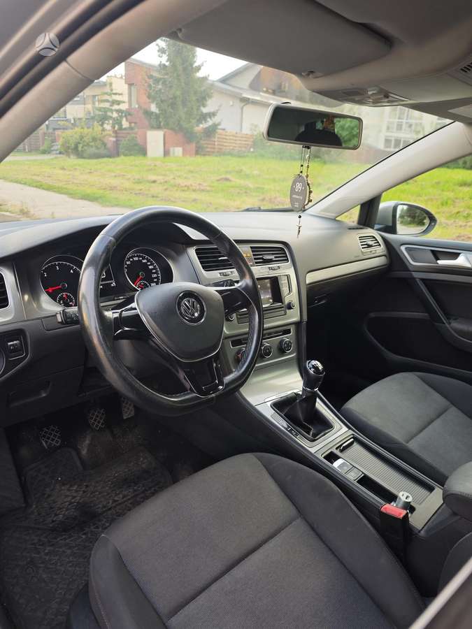 Volkswagen Golf - 9