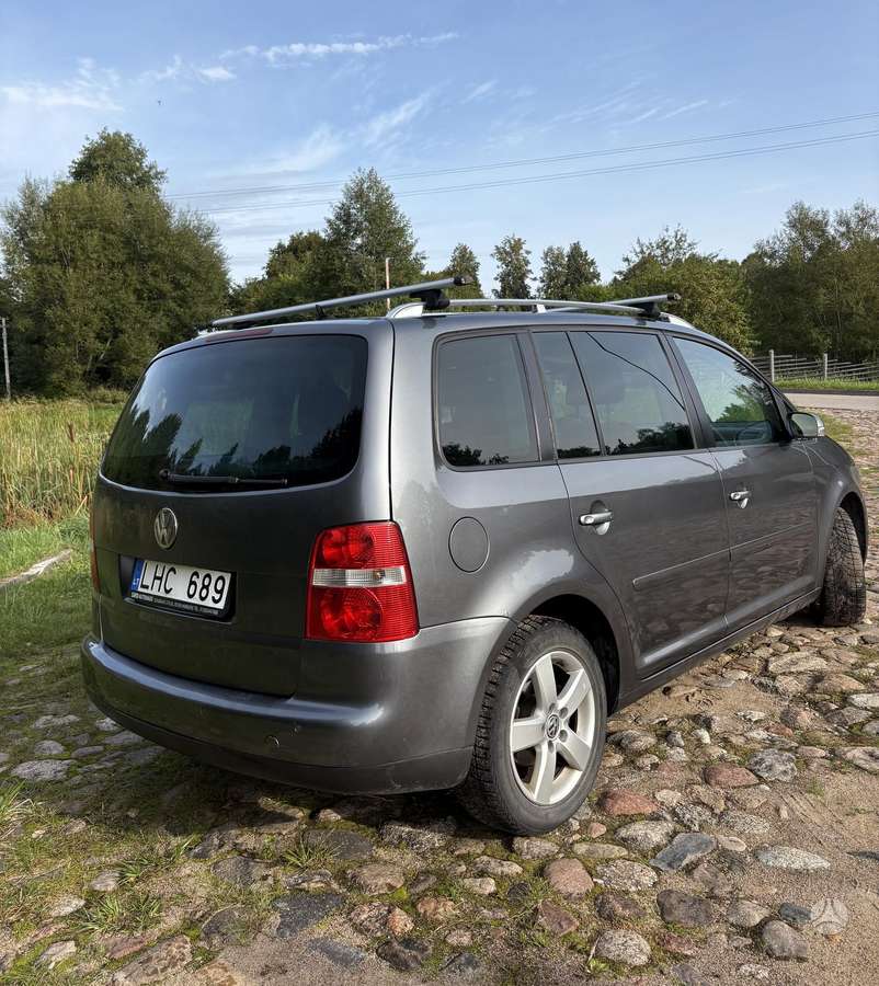 Volkswagen Touran - 2
