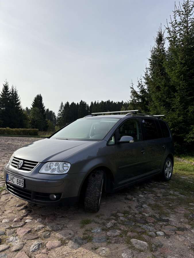 Volkswagen Touran - 3