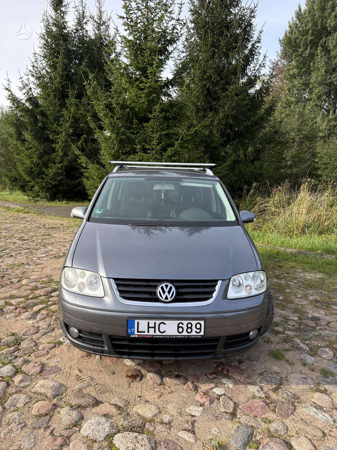 Volkswagen Touran - 4
