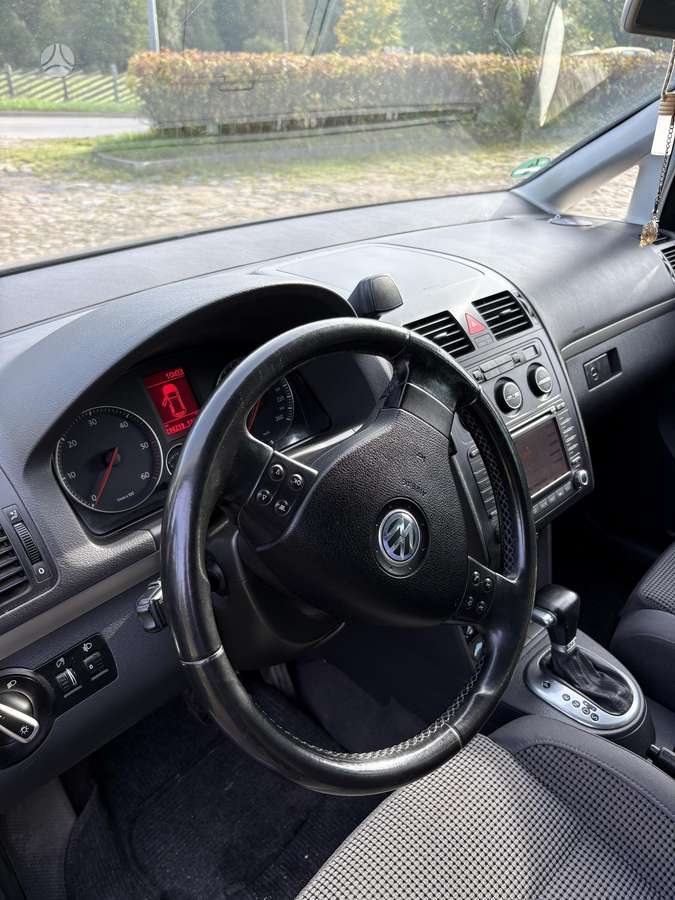 Volkswagen Touran - 5