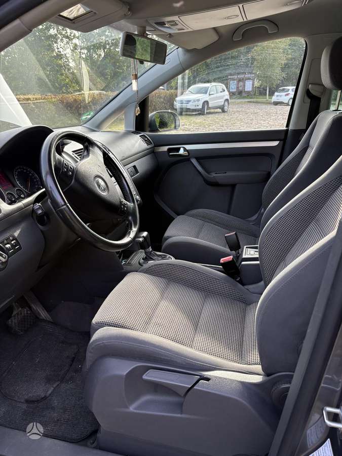Volkswagen Touran - 7