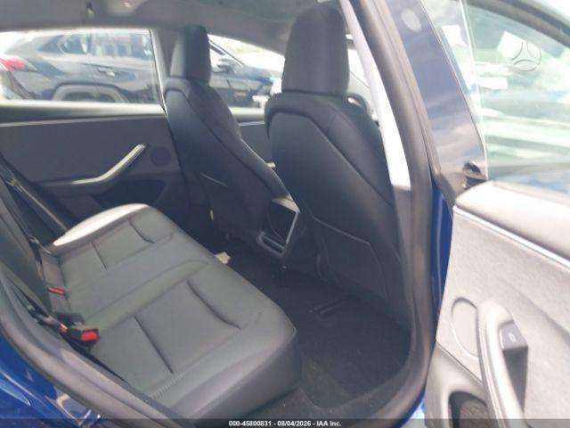 Tesla Model 3 - 4