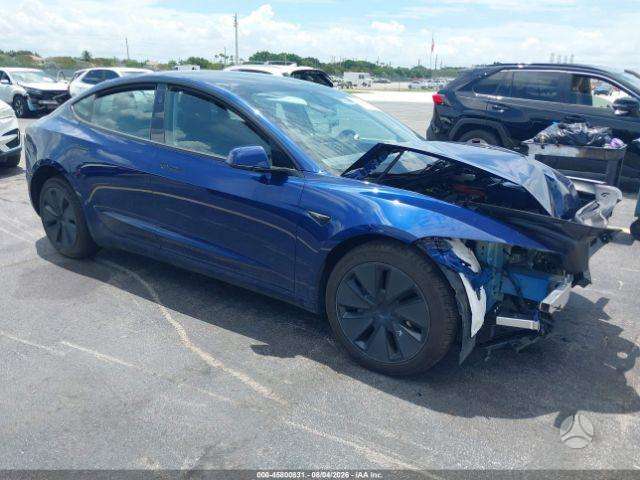 Tesla Model 3, saloon / sedan