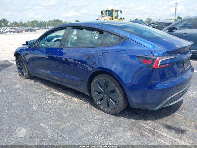 Tesla Model 3 - 1