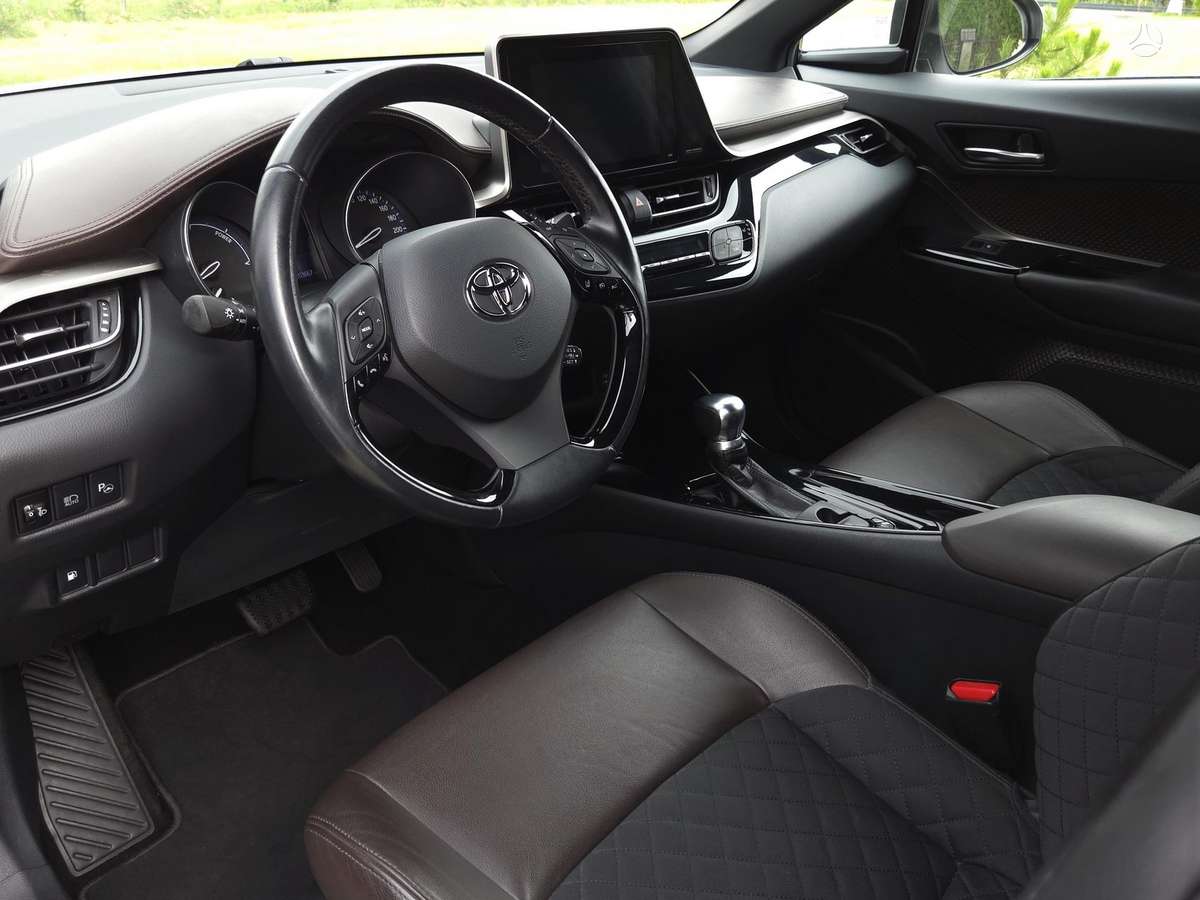 Toyota C-HR - 11