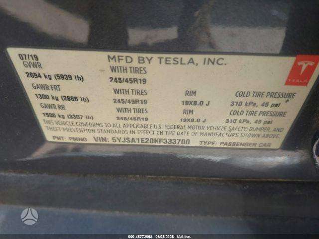 Tesla Model S, Седан