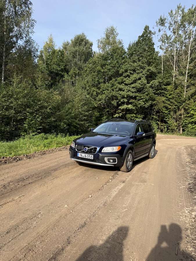 Volvo XC70, 2.4 l., wagon