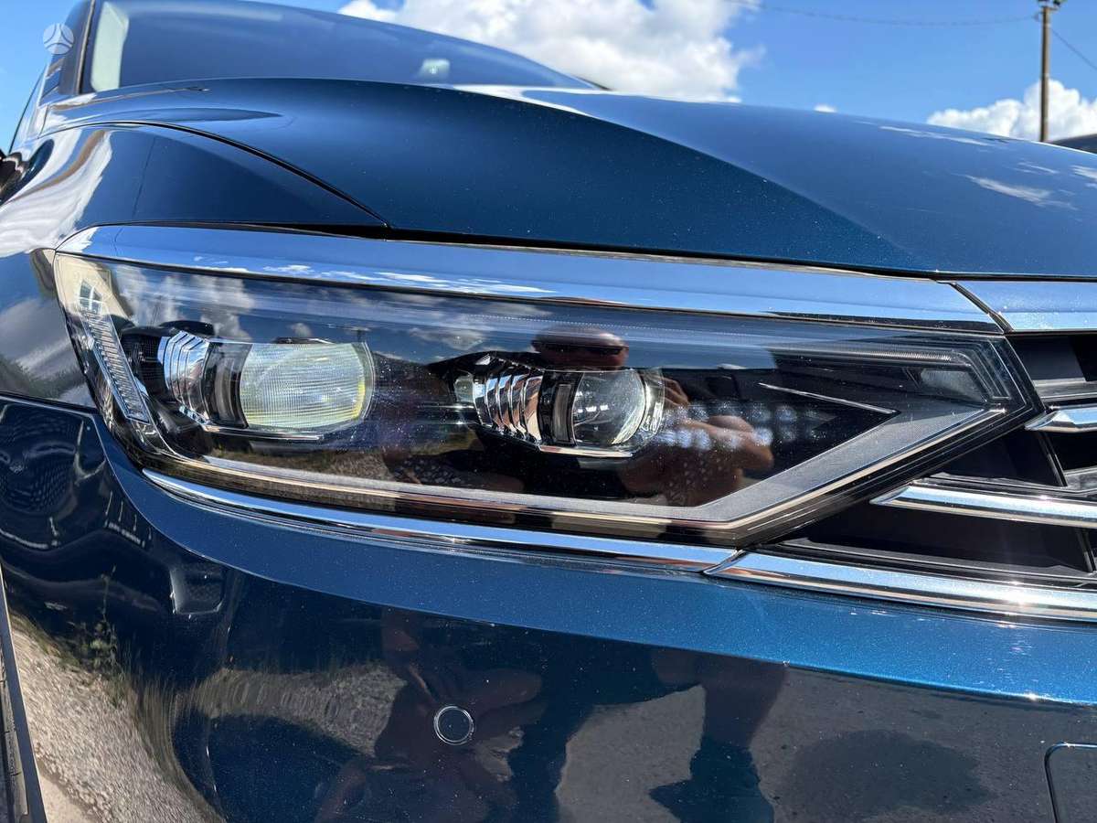 Volkswagen Passat - 3