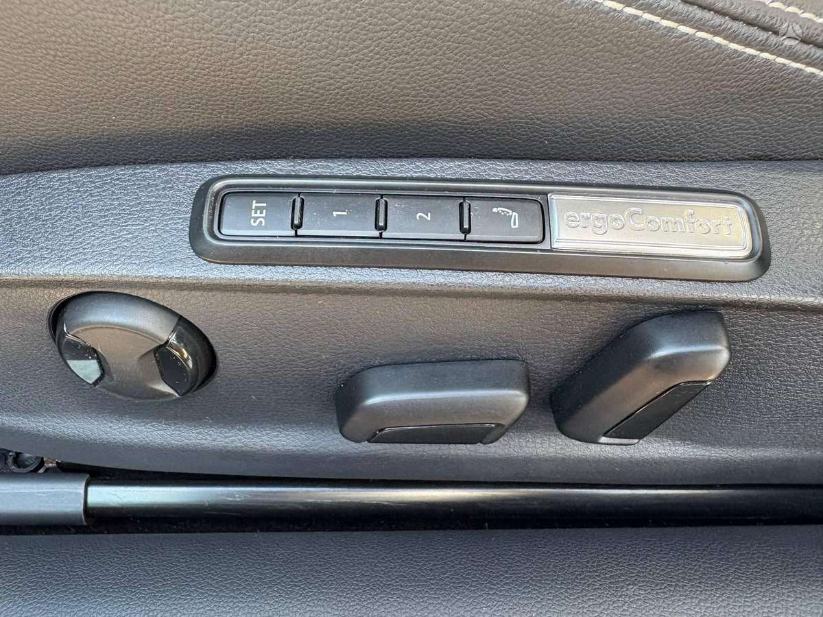 Volkswagen Passat - 11