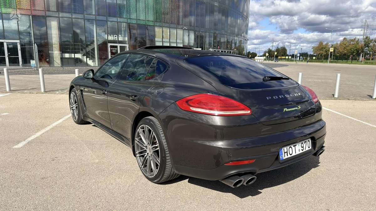 Porsche Panamera - 3