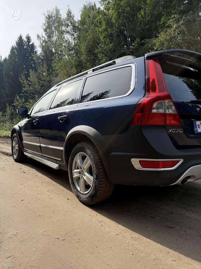 Volvo XC70, 2.4 l., wagon