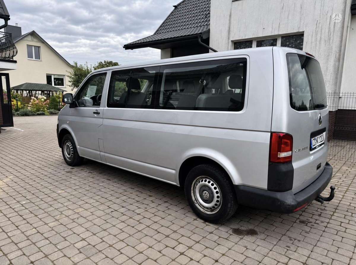 Volkswagen Caravelle - 8