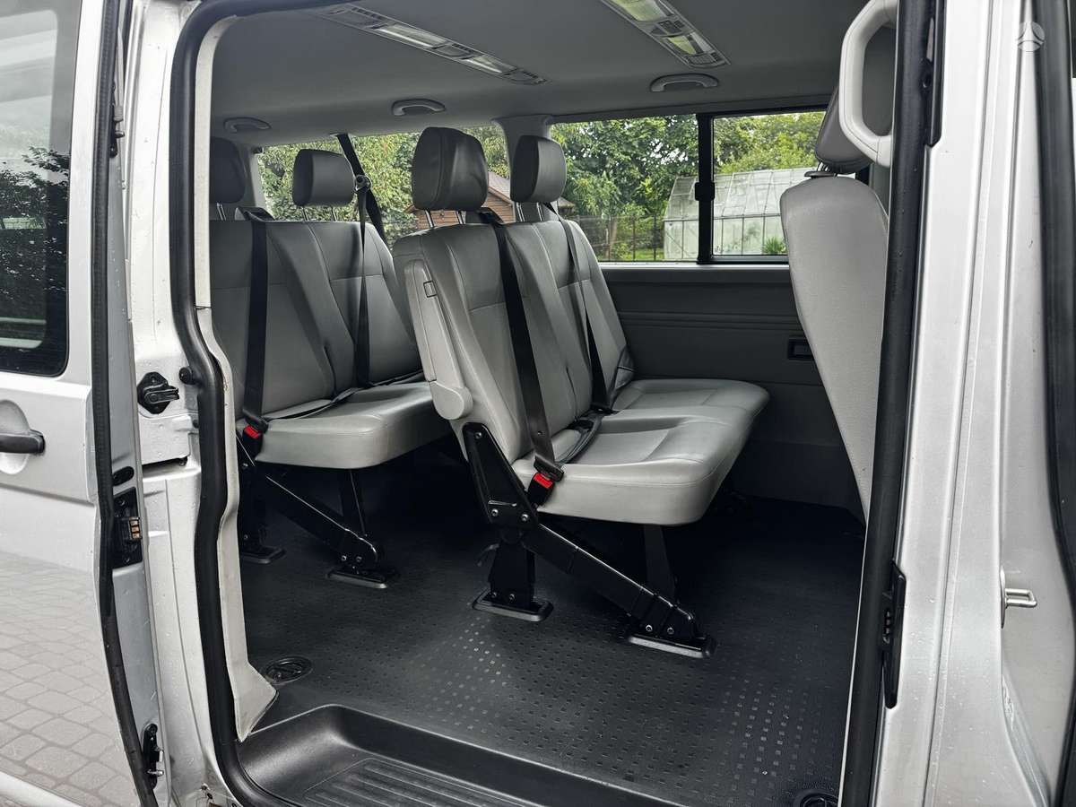 Volkswagen Caravelle - 11