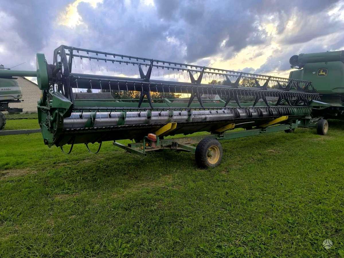 John Deere 9880i, combine harvesters