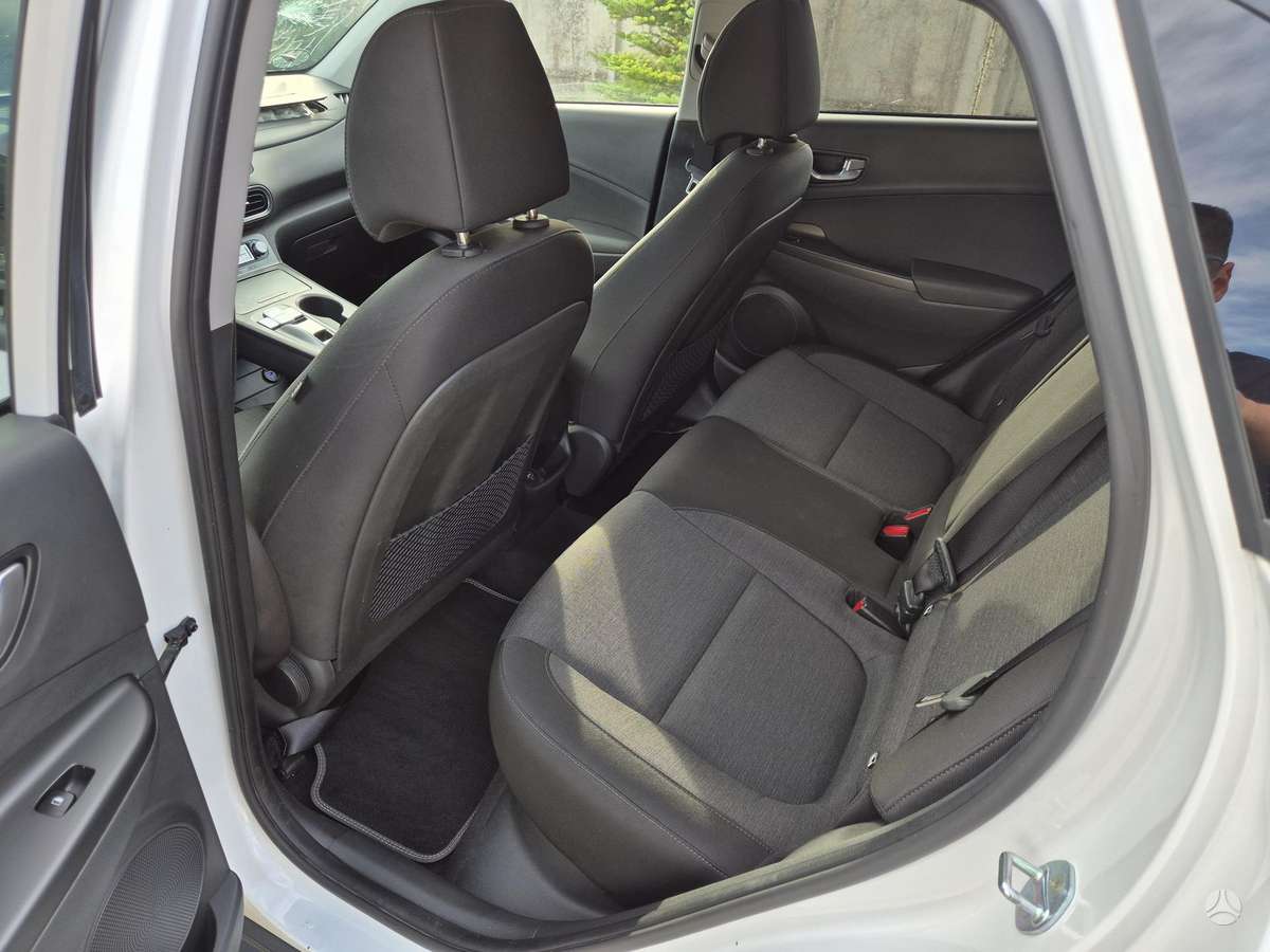 Hyundai Kona - 11